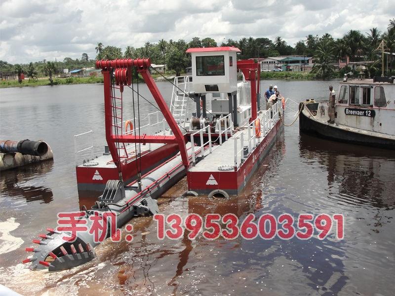 绞吸式抽沙船