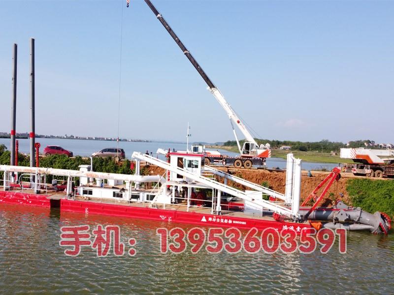 绞吸式抽沙船